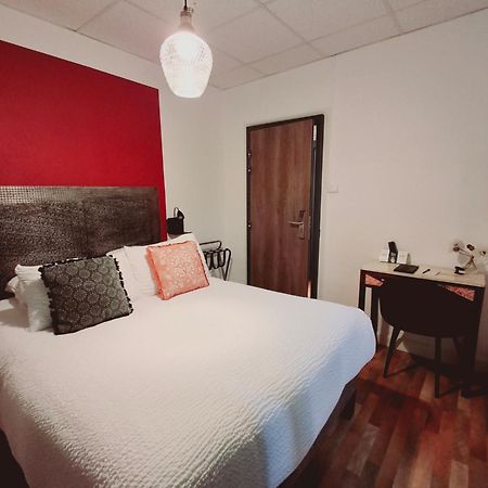 Logis Hotel Restaurant La Brasserie Treignac Zewnętrze zdjęcie