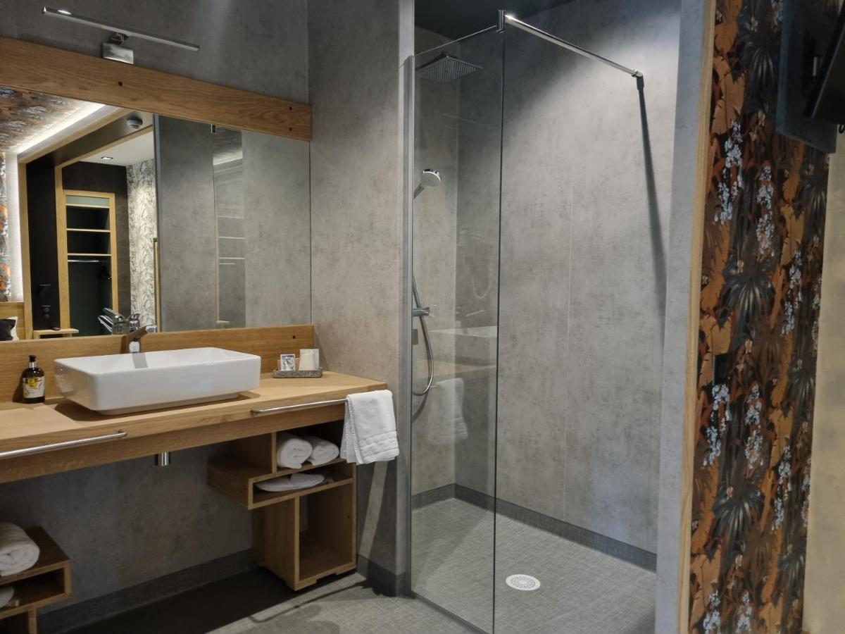 Logis Hotel Restaurant La Brasserie Treignac Zewnętrze zdjęcie