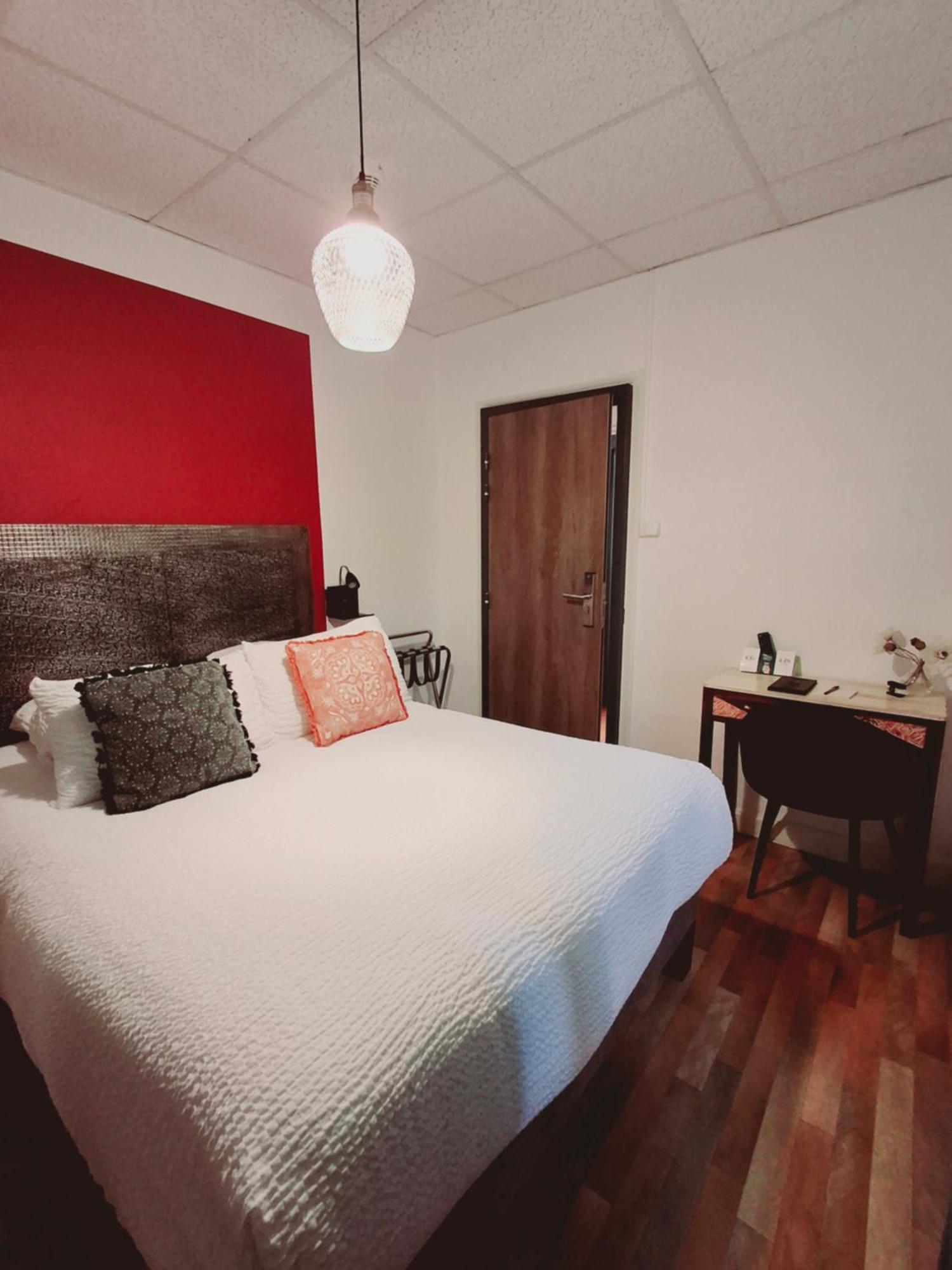 Logis Hotel Restaurant La Brasserie Treignac Zewnętrze zdjęcie