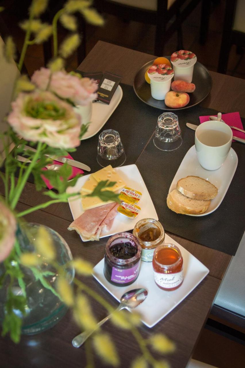Logis Hotel Restaurant La Brasserie Treignac Zewnętrze zdjęcie