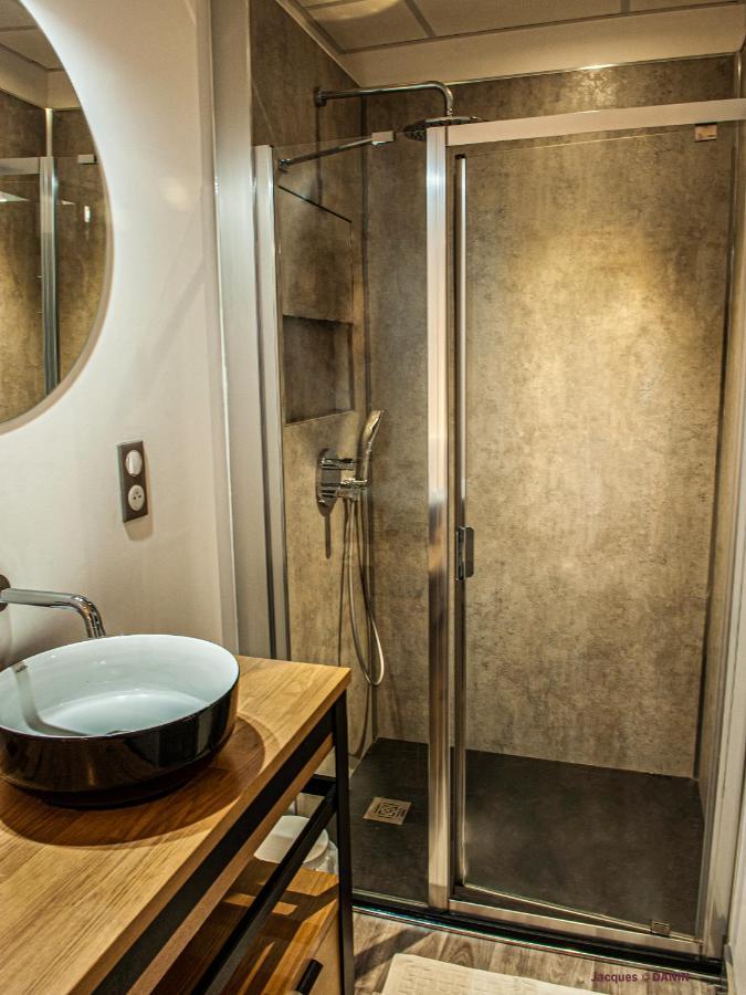 Logis Hotel Restaurant La Brasserie Treignac Zewnętrze zdjęcie